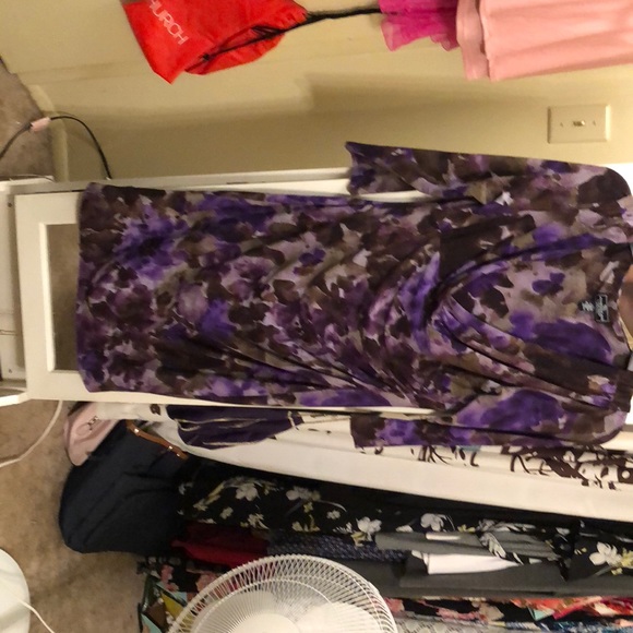 Dress - Picture 3 of 4